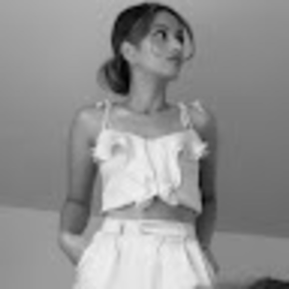 Meet your Posher, Adriana farah - Picture 1 of 1